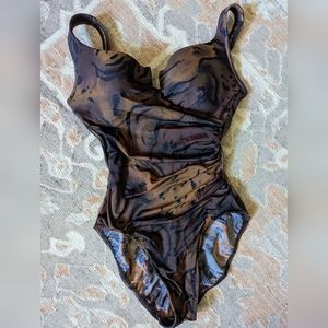 Gorgeous Slim Miraclesuit Women's Shaping Swimsuit one piece sz 12 Animal Print